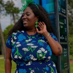 Kate Spade x Target Green Floral Linear Earrings NWT Gift Box Nickel Free